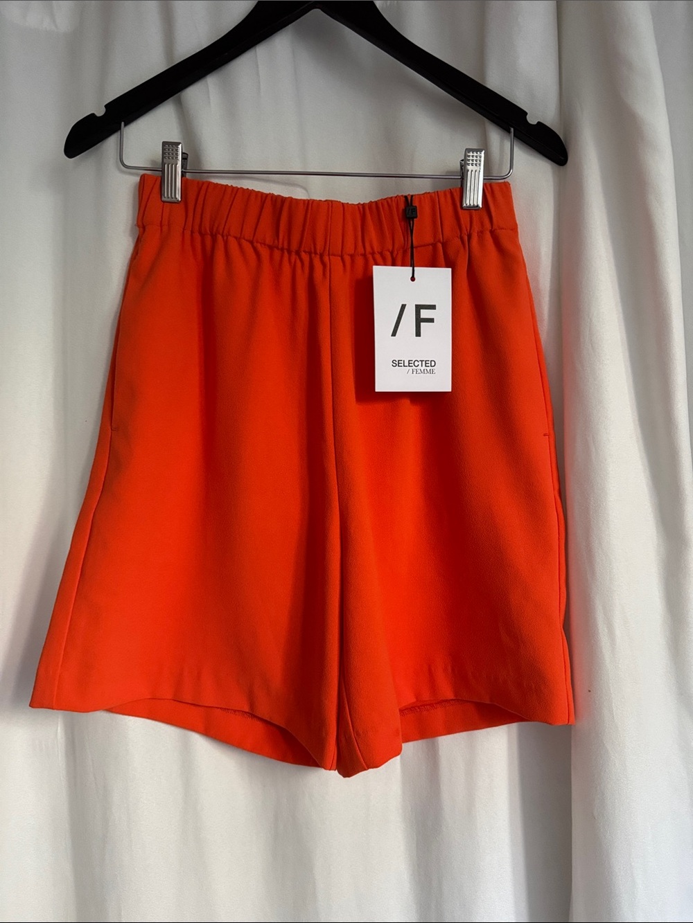 Selected Femme High-Waist Bright Orange Elastic Shorts